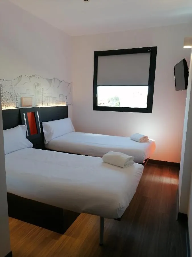Easyhotel Malaga City Centre 0*,